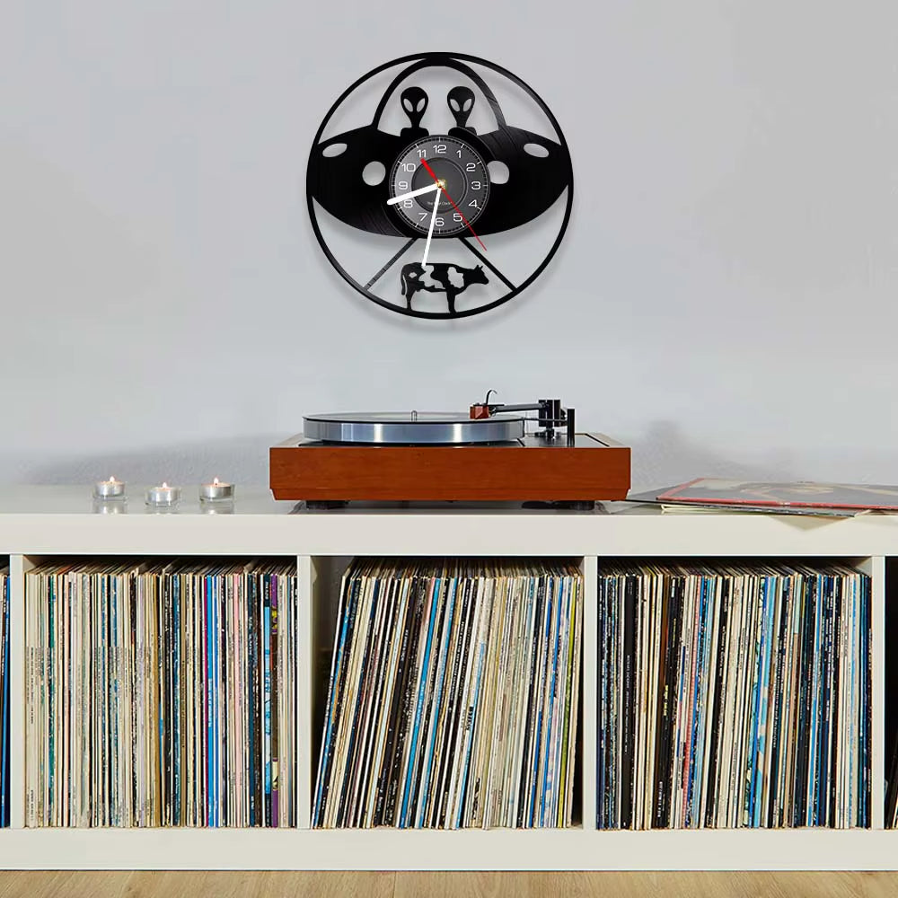 Aerospace Alien Abducting Cow Vinyl Record Wall Clock Spacecraft UFO Extra-Terrestrial Home Decor Watch Astronomy Scifi Art